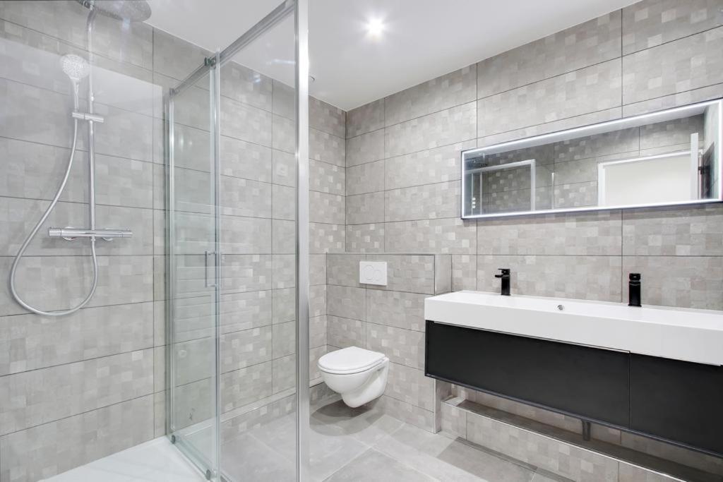 Trocadero/ Eiffel Tower - 3 Bedrooms- All New! Paris Dış mekan fotoğraf